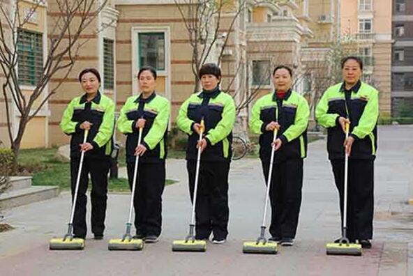青岛保洁公司为您的街道大扫除啦