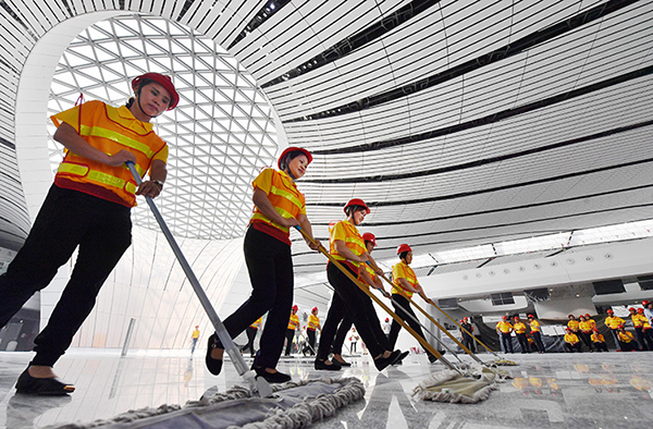 金昭阳青岛保洁公司将有近35名业务熟练的保洁人员投入作业工作