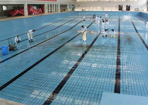 青岛体育馆游泳池除垢清洗